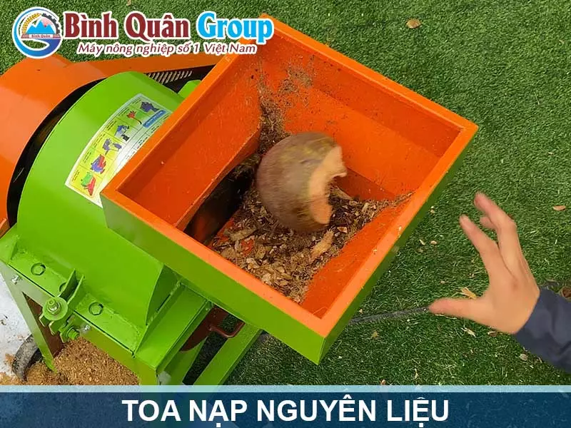 Toa-nap-nguyen-lieu-may-B300-dau-no