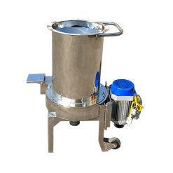 may-xay-xo-dua-trong-cay